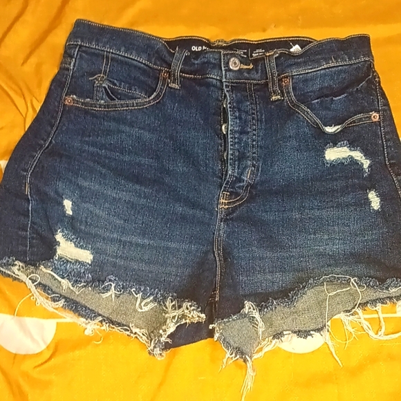 High Waisted Curvy Riped Jean Shorts - Picture 2 of 2